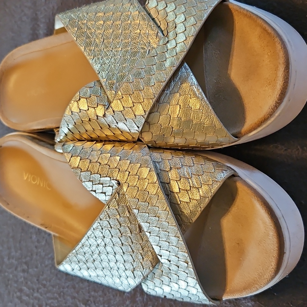 Vionic Lou Slide Sandals Gold Crisscross Leather White Platform Comfort Size 10